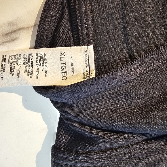 Under Armour Sports Black Bra Racer Back Adjustable Straps Style 1372559 Womens - Picture 9 of 12